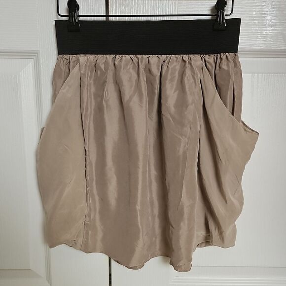 Wilfred Gray and Cream Silk Garment - Picture 5 of 16